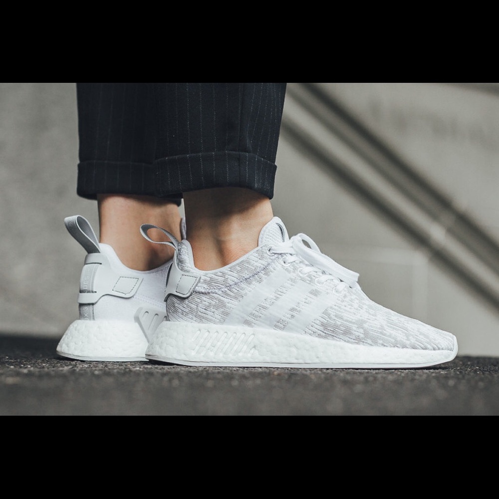 Adidas NMD r2 Shoes Sneakers Gray - Picture 2 of 5